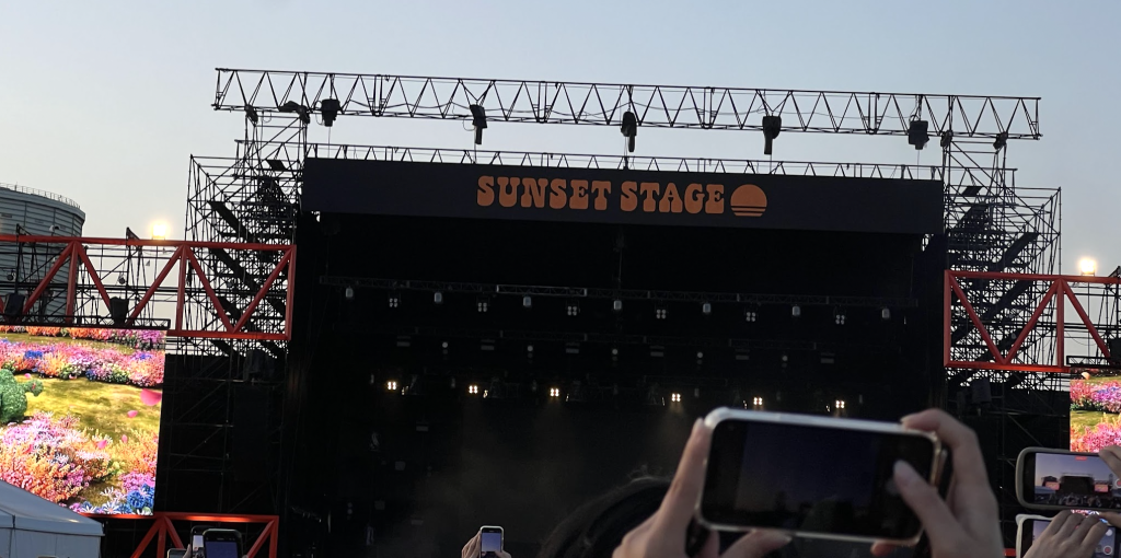 フェスのステージ画像